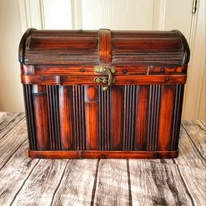 Vintage Bamboo Small Trunk